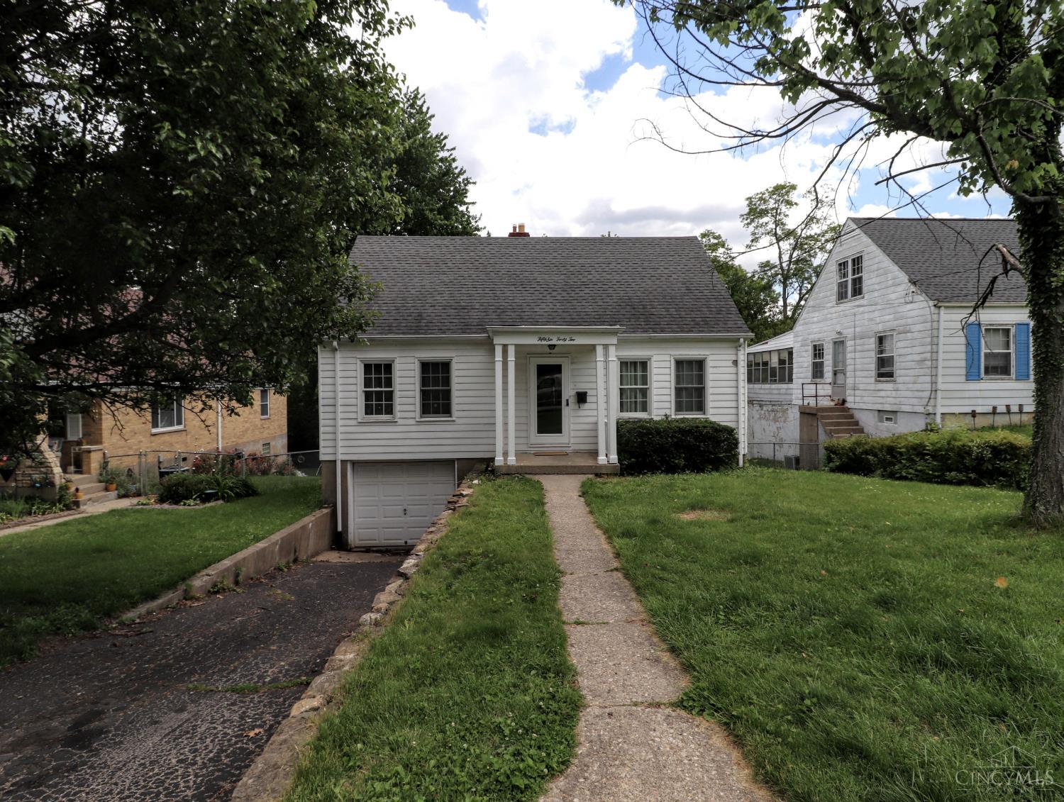 5642 Leumas Road Cincinnati, OH 45239 - Photo 2 of 51