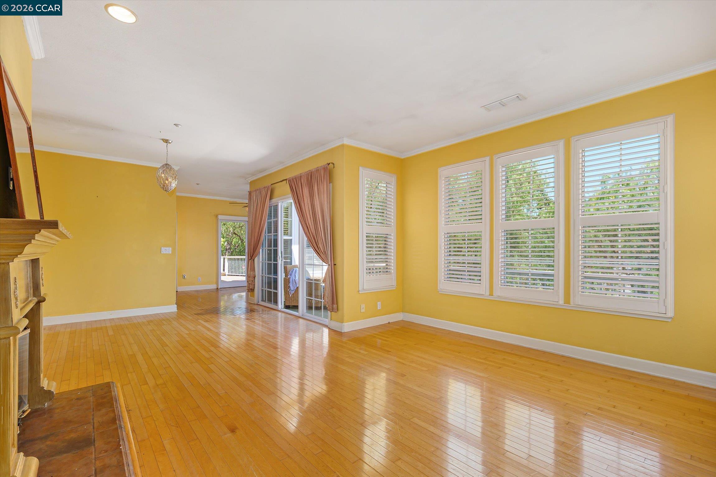 376 Sterling Way San Rafael, CA 94903 - Photo 5 of 39