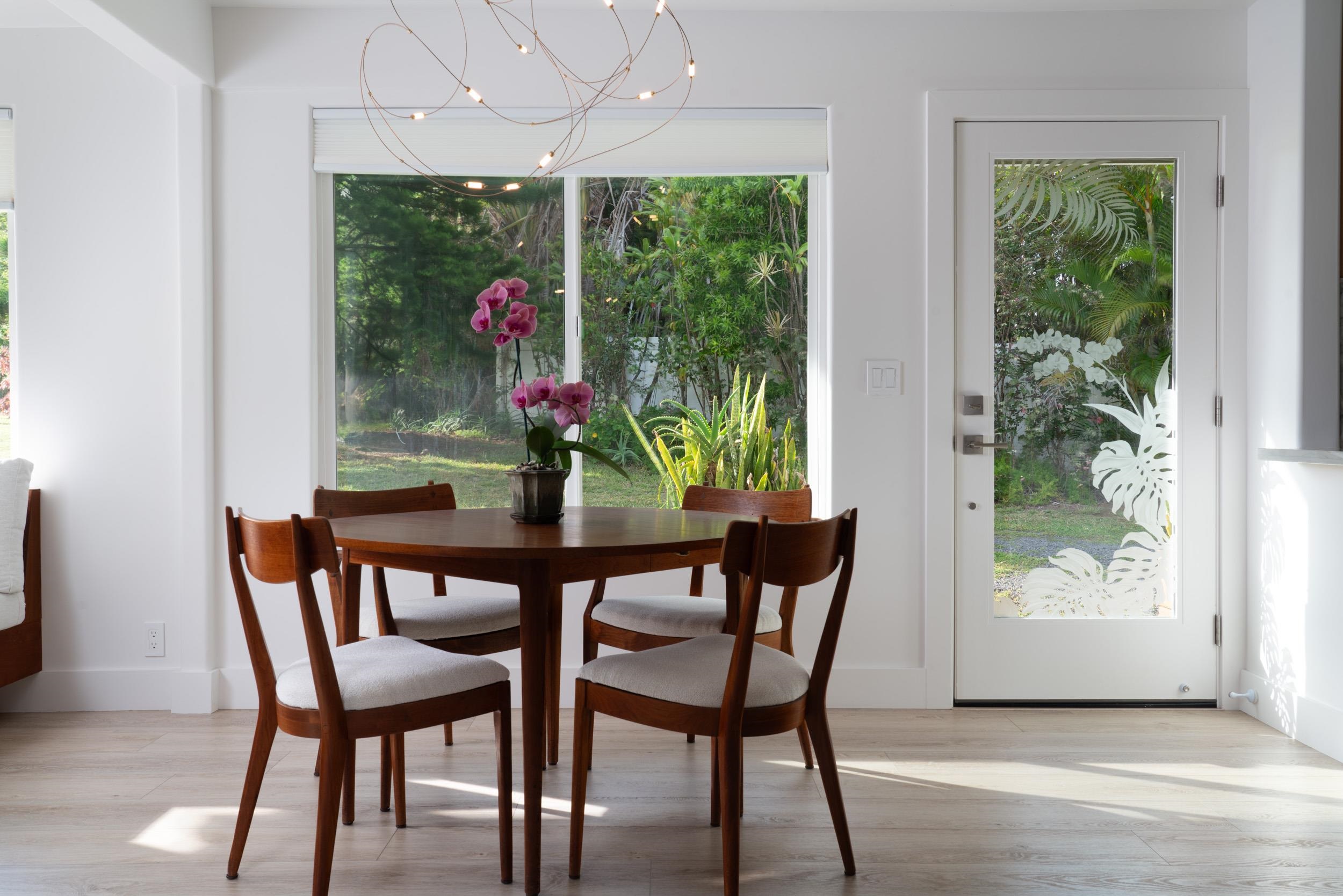 453 North Honokala Road Haiku, HI 96708 - Photo 11 of 33 a dining room with furniture and window