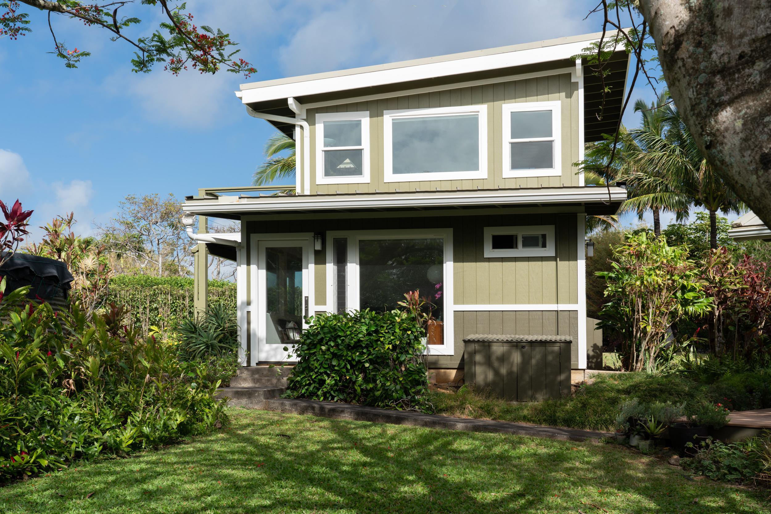 453 North Honokala Road Haiku, HI 96708 - Photo 18 of 33 a front view of a house with garden