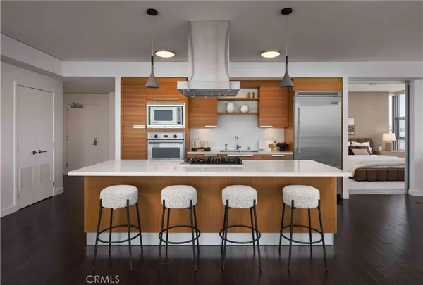 $1,037,000 | 9 Mac Arthur Place, Unit 608, Santa Ana, CA 92707