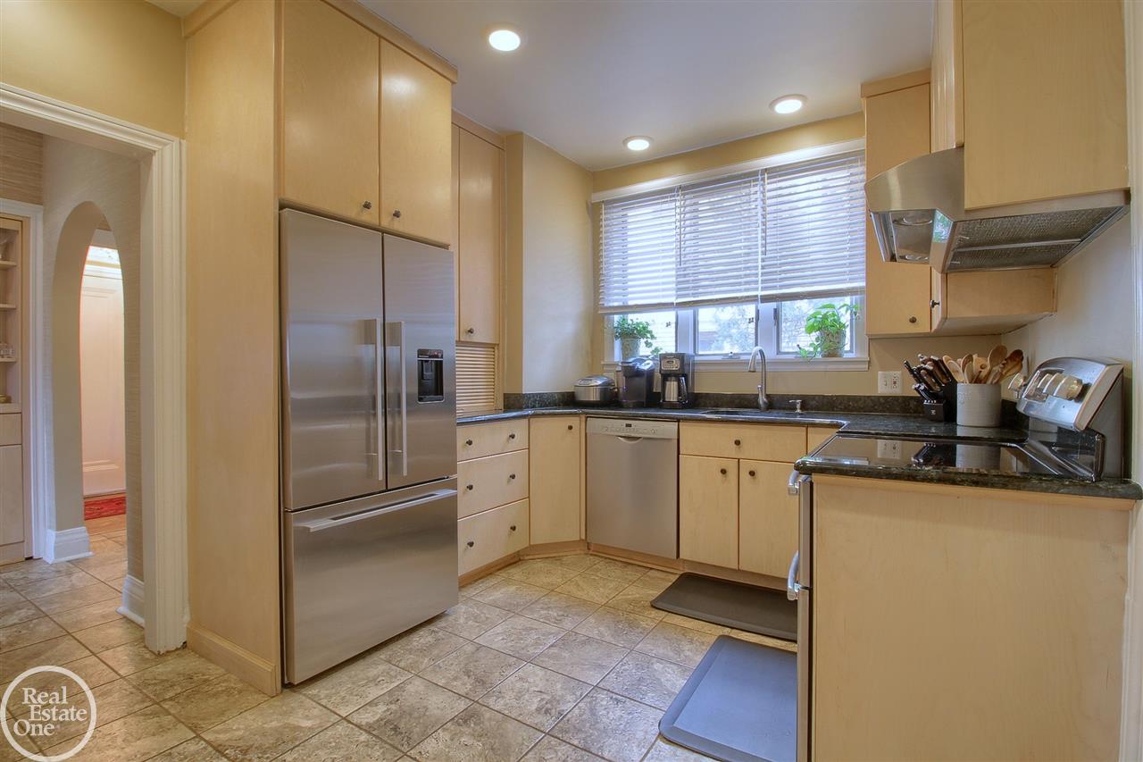 832 Trombley Road Grosse Pointe, MI 48230 - Photo 24 of 52 31360773-23.JPG
