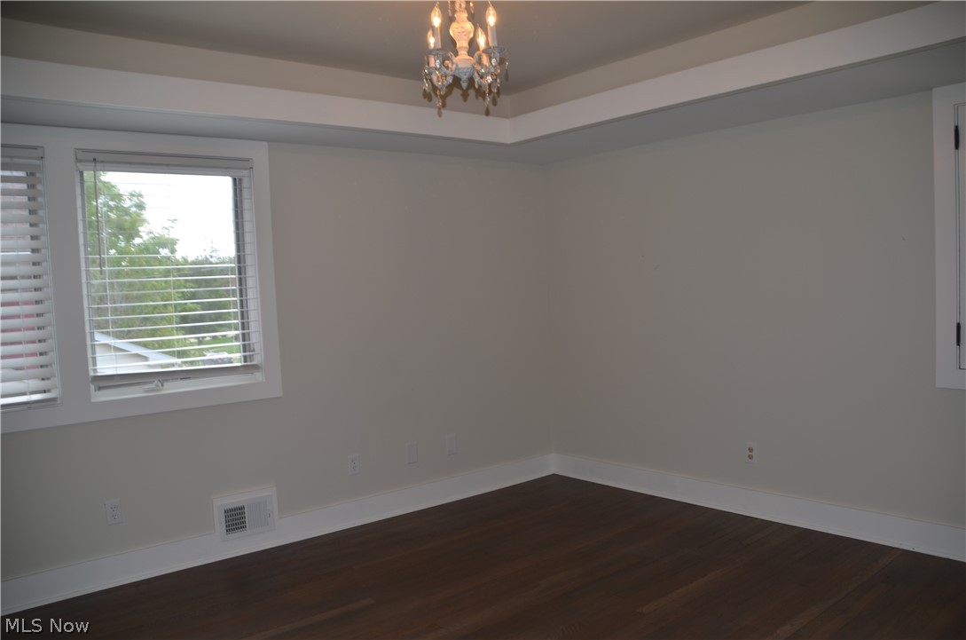 6199 Manchester Road Parma, OH 44129 - Photo 19 of 28 MASTER BEDROOM