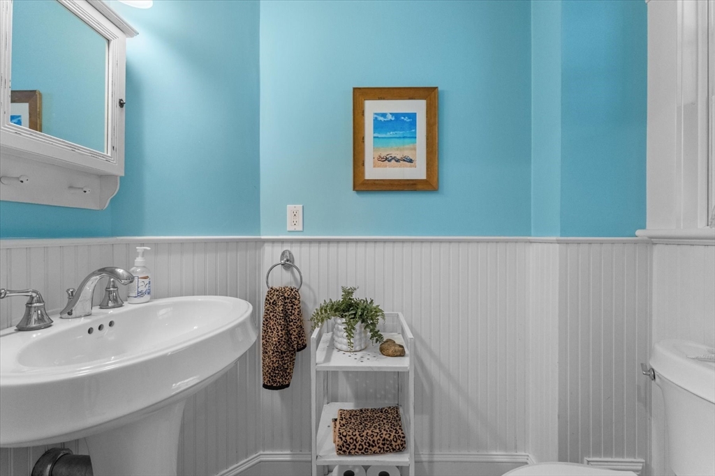57 School Street, Unit 4 Manchester, MA 01944 - Photo 14 of 30