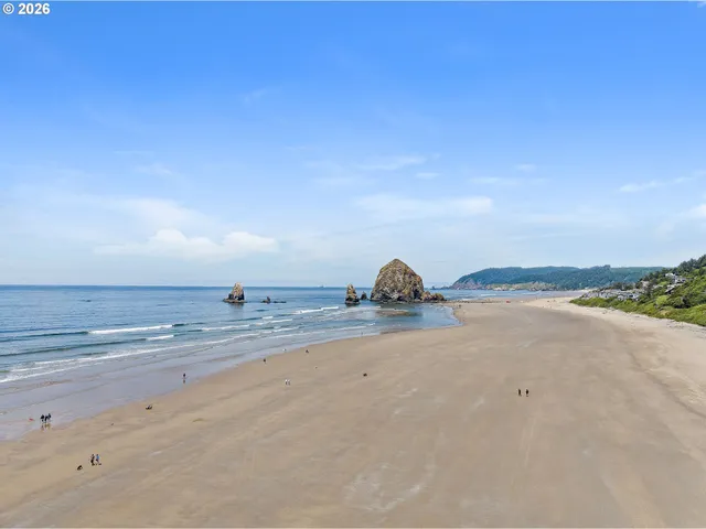 $2,050,000 | 2887 South Hemlock Street, Cannon Beach, OR 97110