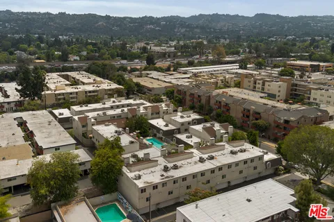 a picture of city view