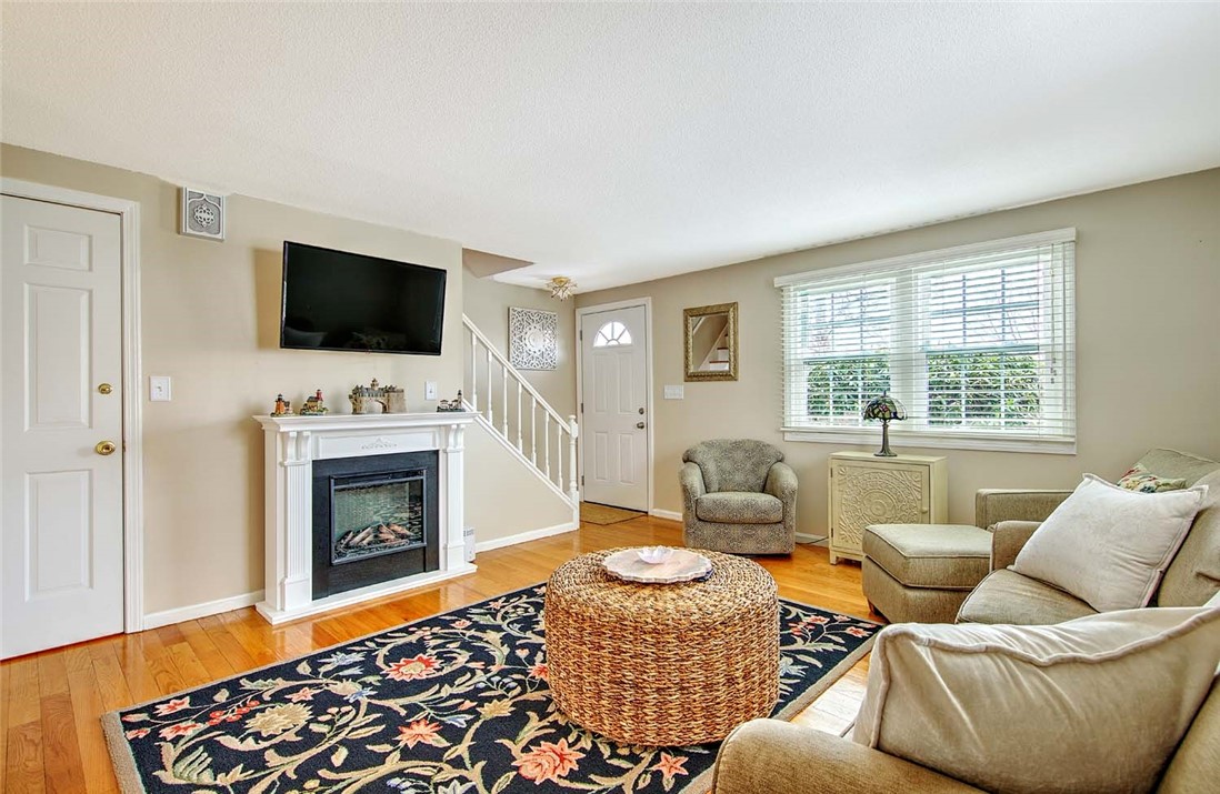 2970 Mendon Road, Unit 17 Cumberland, RI 02864 - Photo 9 of 48 Living Room