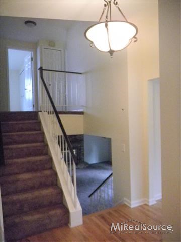 2945 Powderhorn Rochester, MI 48309 - Photo 14 of 25 31158108-13.JPG
