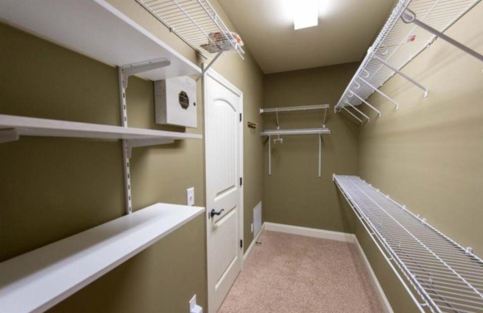 6762 Kenton Ridge Circle Chattanooga, TN 37421 - Photo 15 of 40 Master Closet