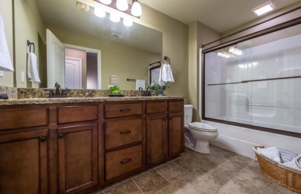 6762 Kenton Ridge Circle Chattanooga, TN 37421 - Photo 37 of 40 Upstairs Bath 2
