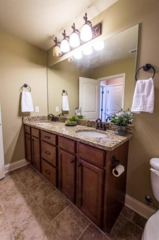 6762 Kenton Ridge Circle Chattanooga, TN 37421 - Photo 38 of 40 Upstairs Bath