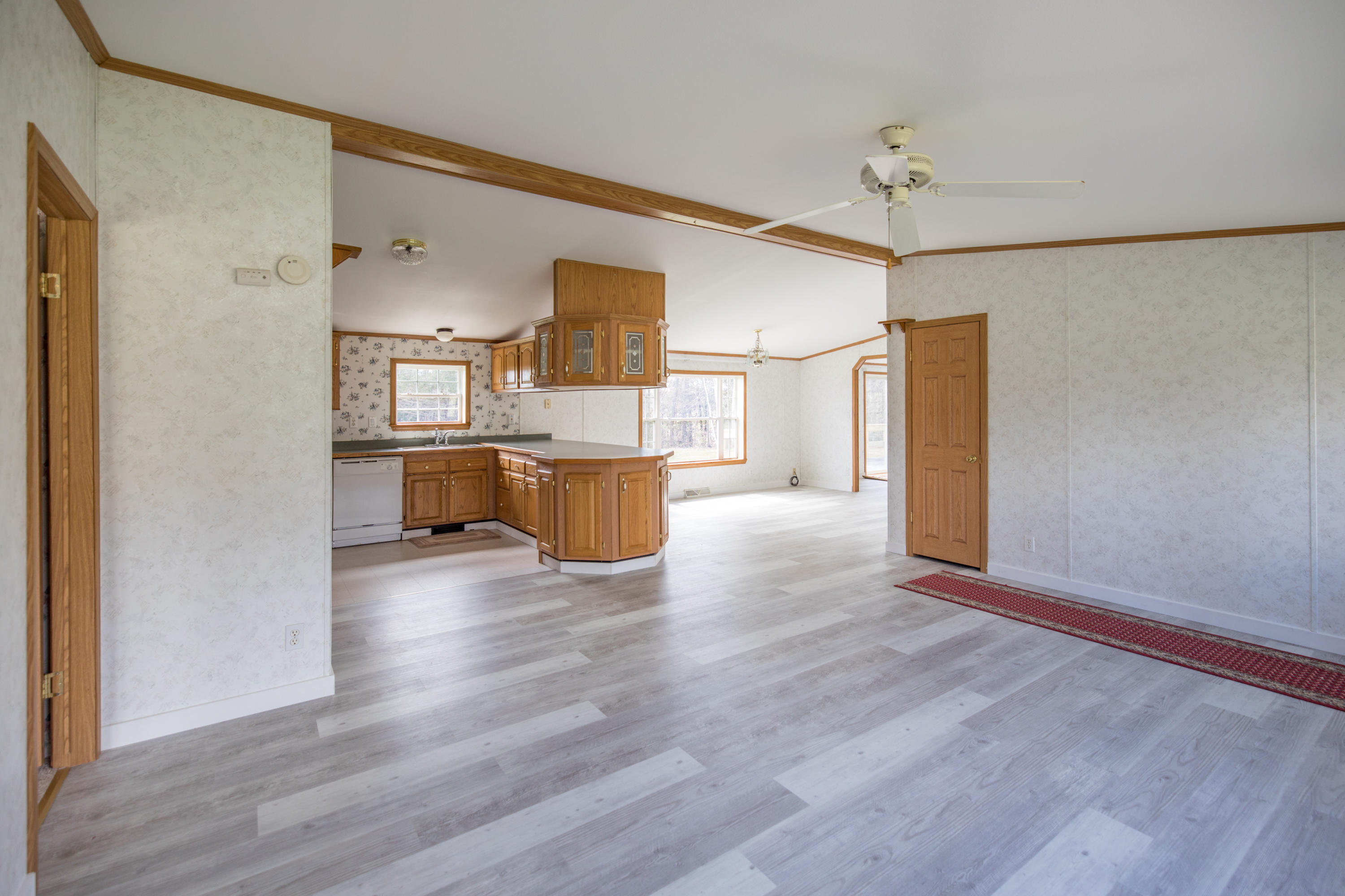 386 South Witham Road Auburn, ME 04210 - Photo 4 of 49 6I3A4947