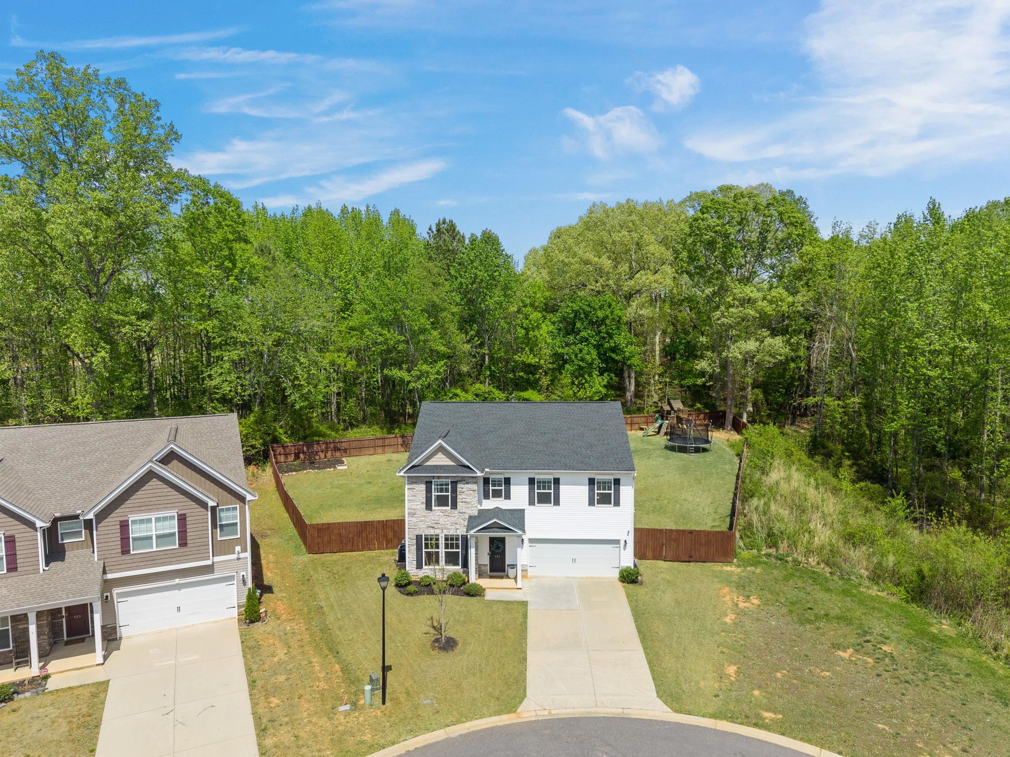 727 Chesterfield Court Boiling Springs, SC 29316 - Photo 2 of 45