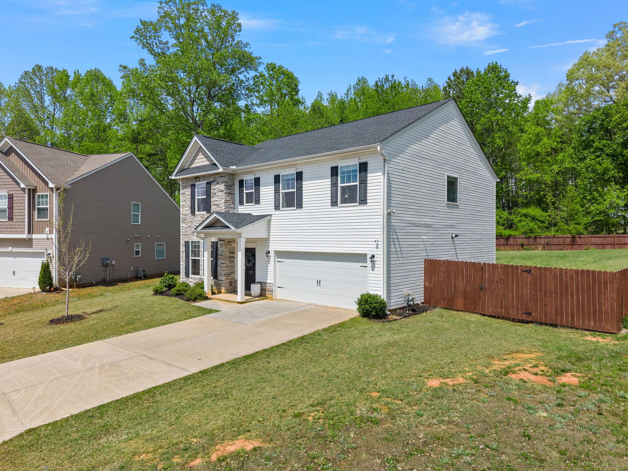 727 Chesterfield Court Boiling Springs, SC 29316 - Photo 6 of 45