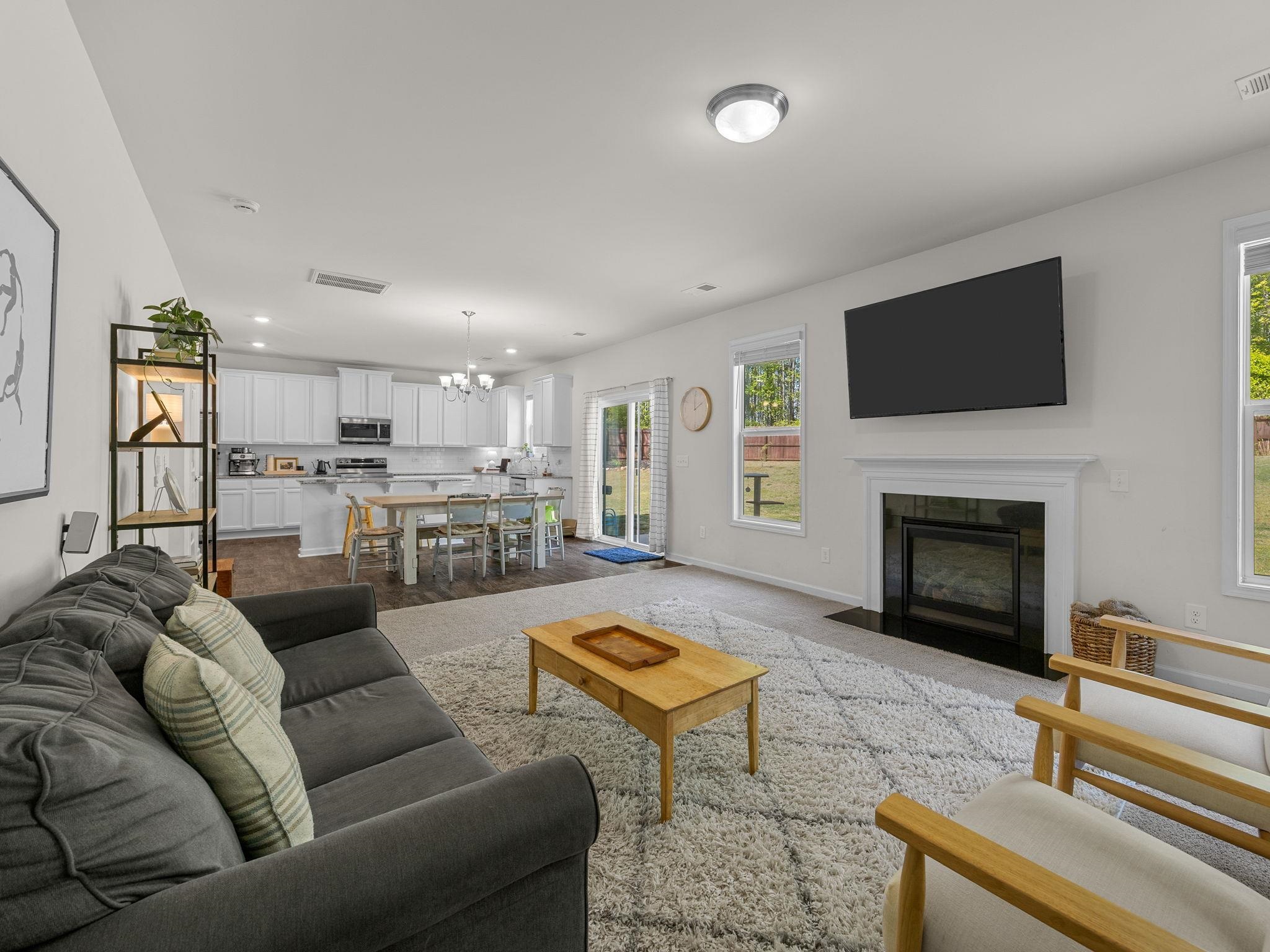 727 Chesterfield Court Boiling Springs, SC 29316 - Photo 9 of 45