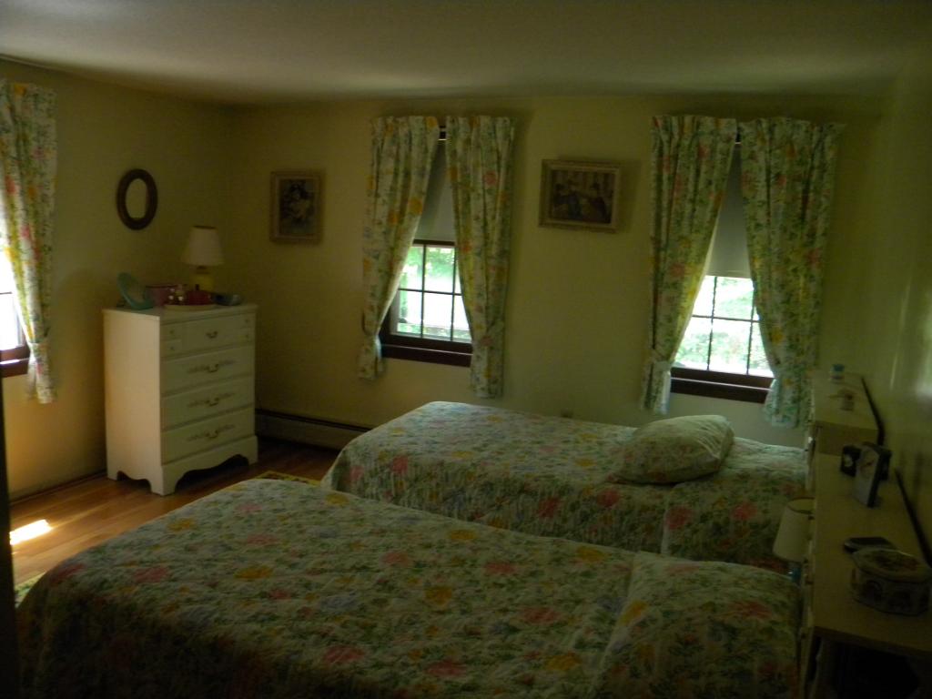 138 Hunter Farm Road Peterborough, NH 03458 - Photo 11 of 12