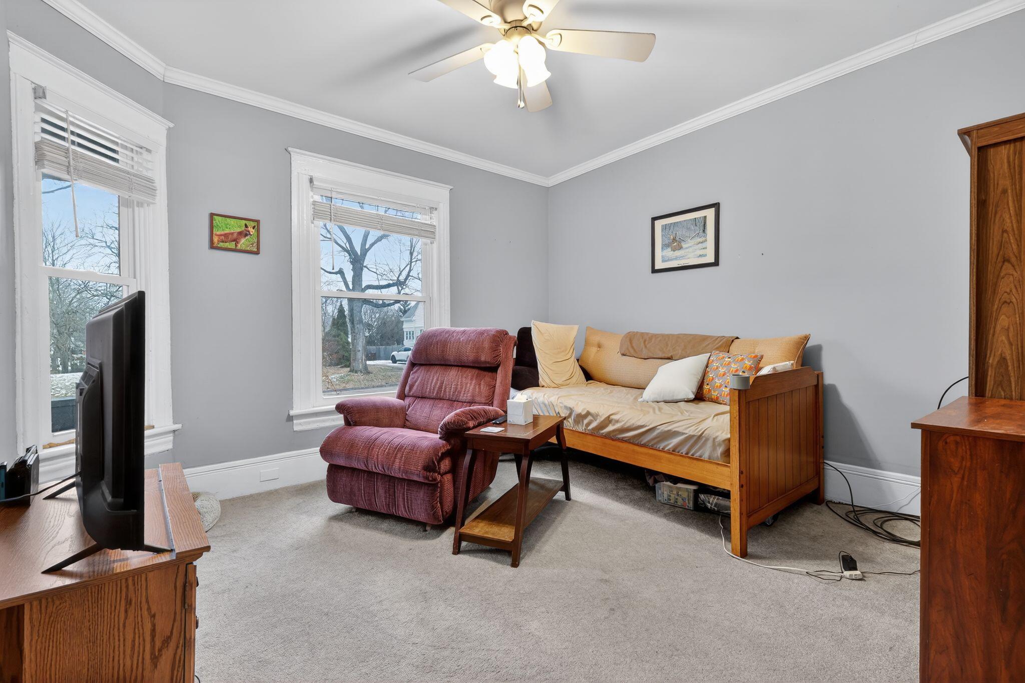 1400 Mound Avenue Jackson, MI 49203 - Photo 7 of 29 14_1400_Mound_Ave_Jackson_MI_49203-Livin