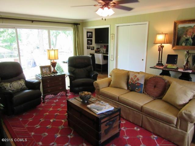 4917 Morton Road New Bern, NC 28562 - Photo 11 of 47 11-Family Room