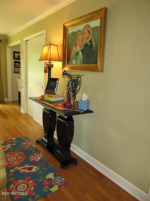 4917 Morton Road New Bern, NC 28562 - Photo 13 of 47 13-Family Room View 3