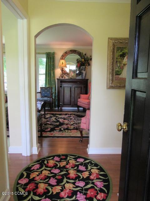 4917 Morton Road New Bern, NC 28562 - Photo 2 of 47 2-Foyer