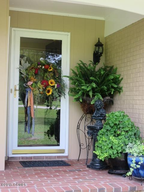 4917 Morton Road New Bern, NC 28562 - Photo 36 of 47 35-Inviting Entrance