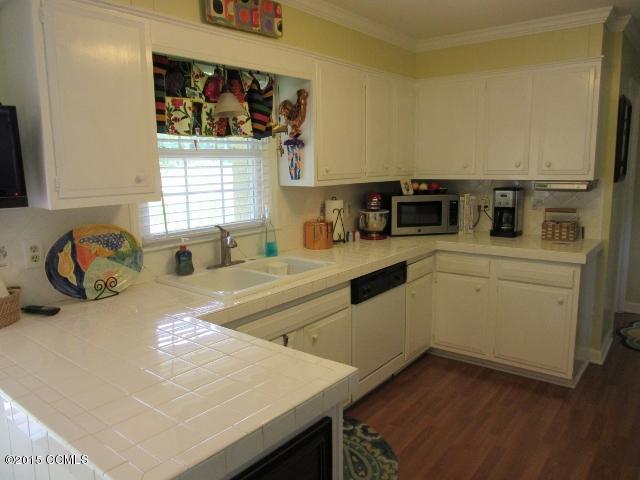 4917 Morton Road New Bern, NC 28562 - Photo 5 of 47 5-Tiled Counter Tops