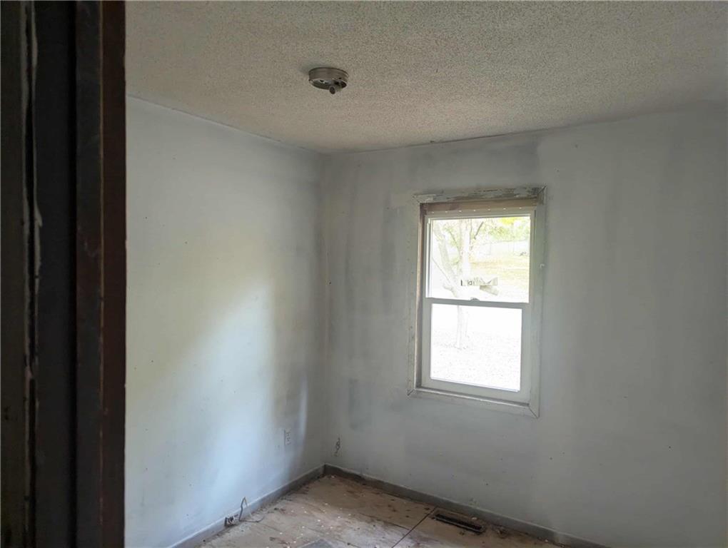 228 Southeast 101st Road Warrensburg, MO 64093 - Photo 12 of 25