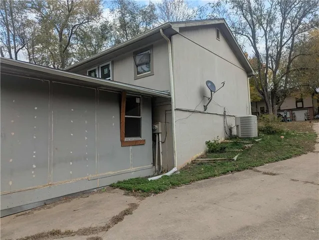 $147,200 | 228 Southeast 101st Road, Warrensburg, MO 64093