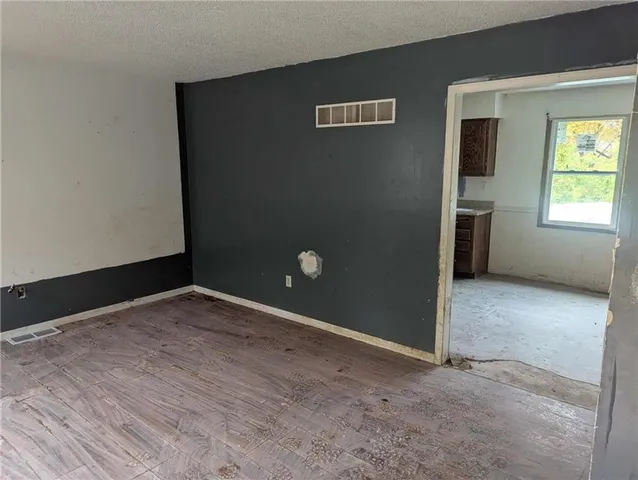 $147,200 | 228 Southeast 101st Road, Warrensburg, MO 64093