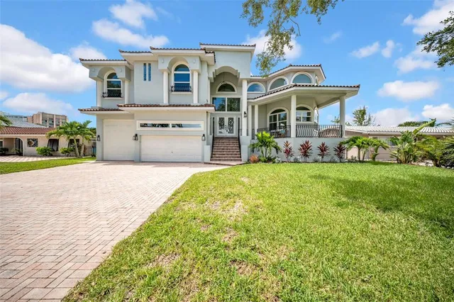 $3,899,999 | 124 Leeward Island, Clearwater Beach, FL 33767