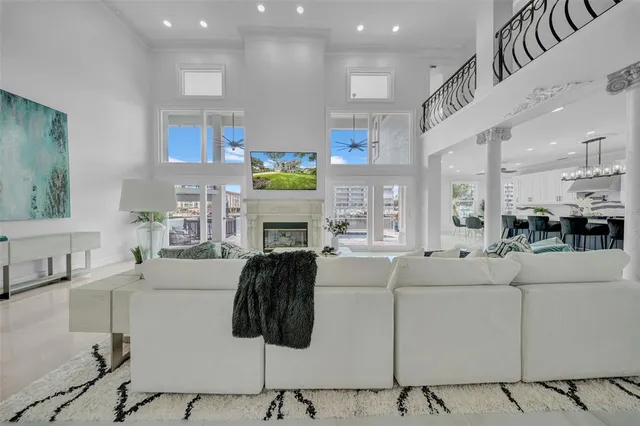 $3,899,999 | 124 Leeward Island, Clearwater Beach, FL 33767