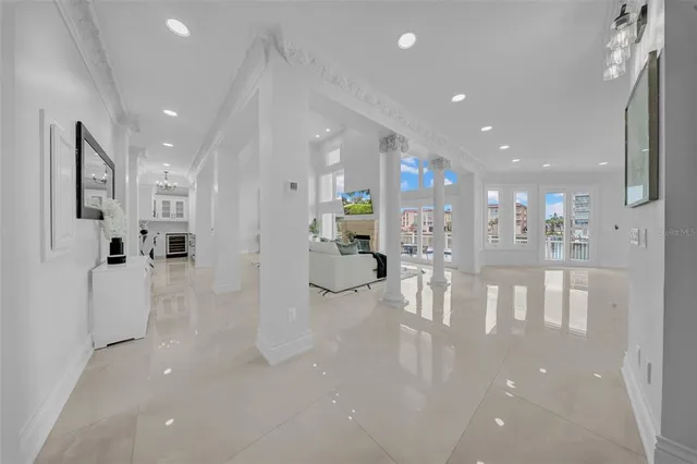 $3,899,999 | 124 Leeward Island, Clearwater Beach, FL 33767