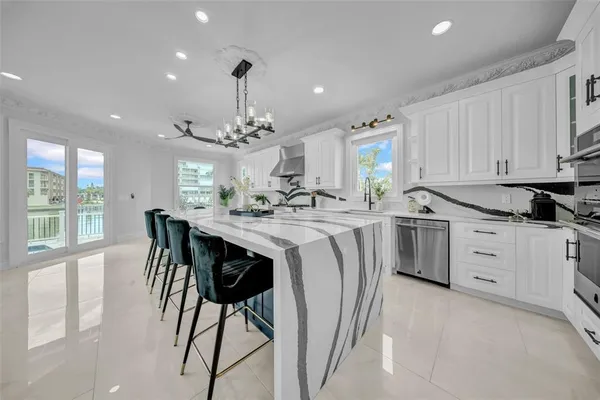 $3,699,999 | 124 Leeward Island, Clearwater Beach, FL 33767