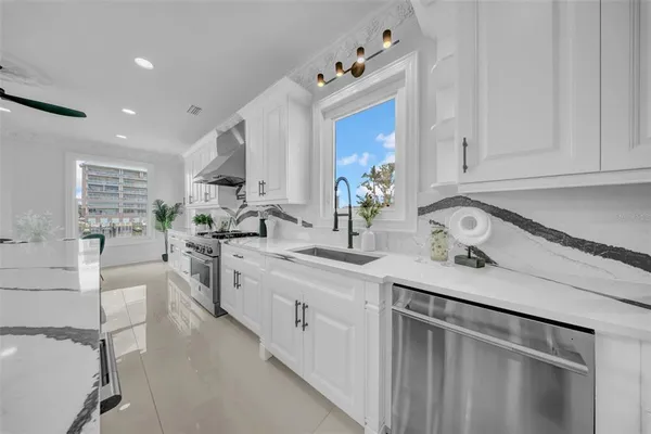 $3,699,999 | 124 Leeward Island, Clearwater Beach, FL 33767