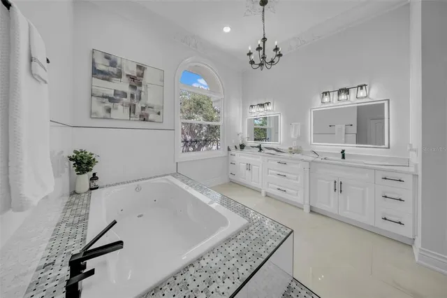 $3,899,999 | 124 Leeward Island, Clearwater Beach, FL 33767