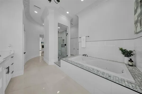 $3,699,999 | 124 Leeward Island, Clearwater Beach, FL 33767