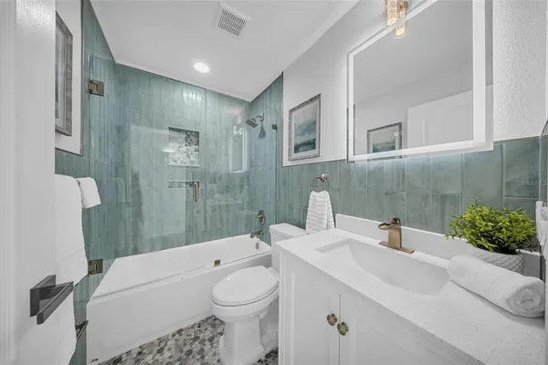 $3,699,999 | 124 Leeward Island, Clearwater Beach, FL 33767