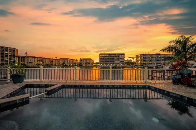 $3,899,999 | 124 Leeward Island, Clearwater Beach, FL 33767