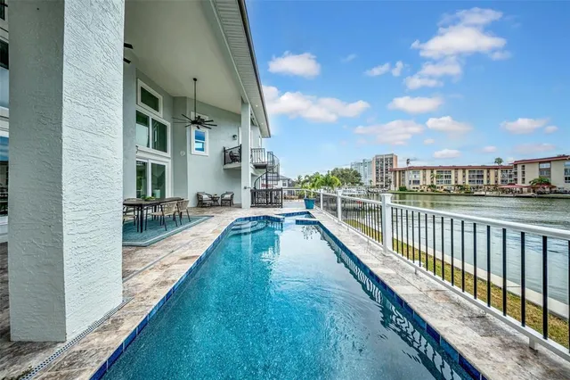 $3,899,999 | 124 Leeward Island, Clearwater Beach, FL 33767