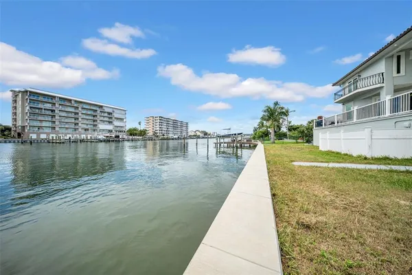 $3,699,999 | 124 Leeward Island, Clearwater Beach, FL 33767