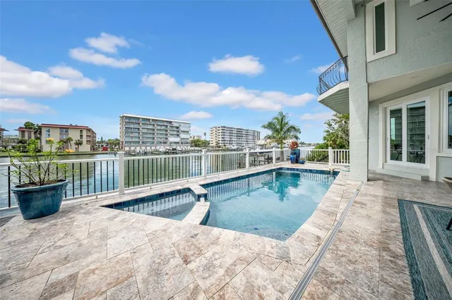 $3,899,999 | 124 Leeward Island, Clearwater Beach, FL 33767