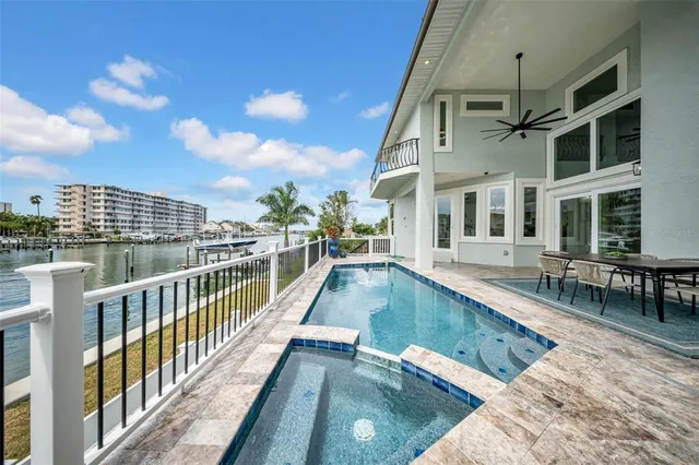 $3,899,999 | 124 Leeward Island, Clearwater Beach, FL 33767