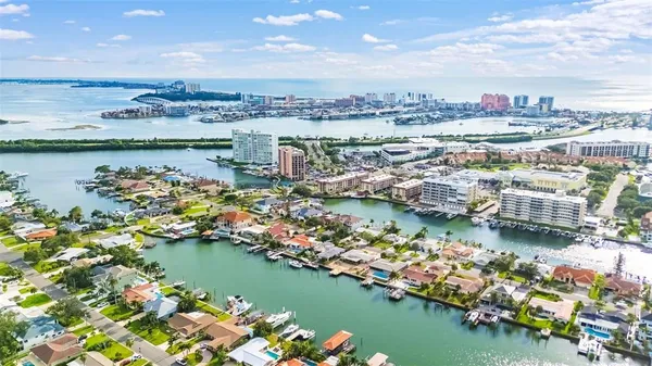 $3,699,999 | 124 Leeward Island, Clearwater Beach, FL 33767