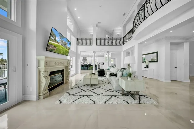 $3,899,999 | 124 Leeward Island, Clearwater Beach, FL 33767