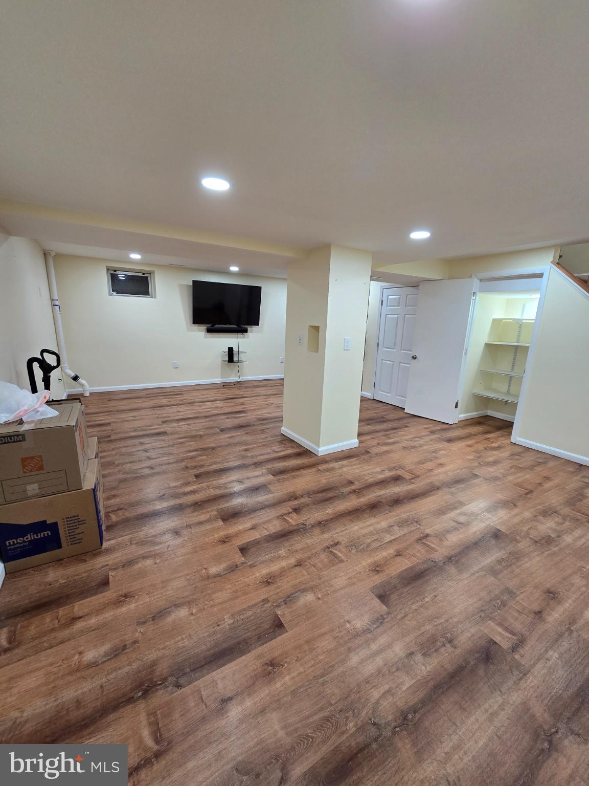 20000 Wyman Way Germantown, MD 20874 - Photo 43 of 56 a view of a room with a bench