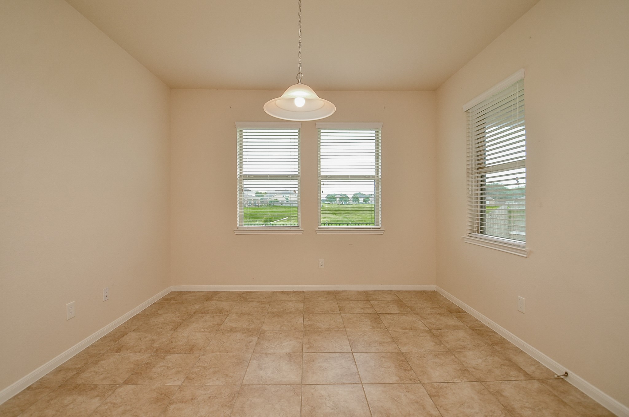 2227 Leonetti Lane Rosenberg, TX 77471 - Photo 28 of 47 Kitchen dining area