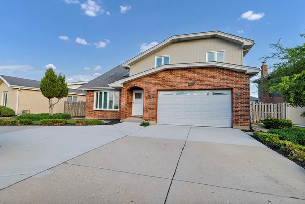 $669,000 | 1441 Autumn Trail, Addison, IL 60101