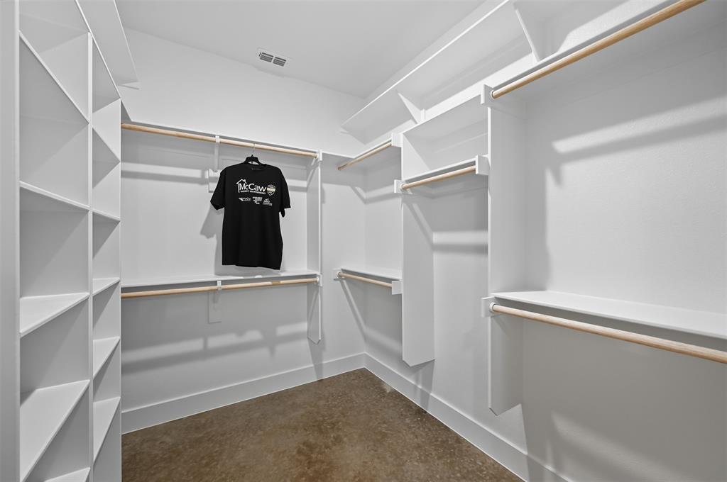 104 Cardinal Wds Granbury, TX 76049 - Photo 20 of 23 View of walk in closet