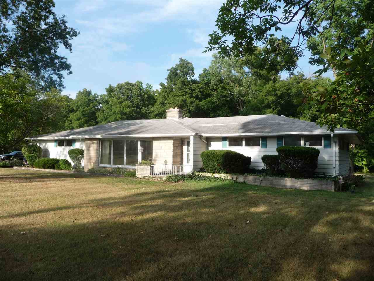 14812 Coldwater Road Fort Wayne, IN 46845 - Photo 1 of 23