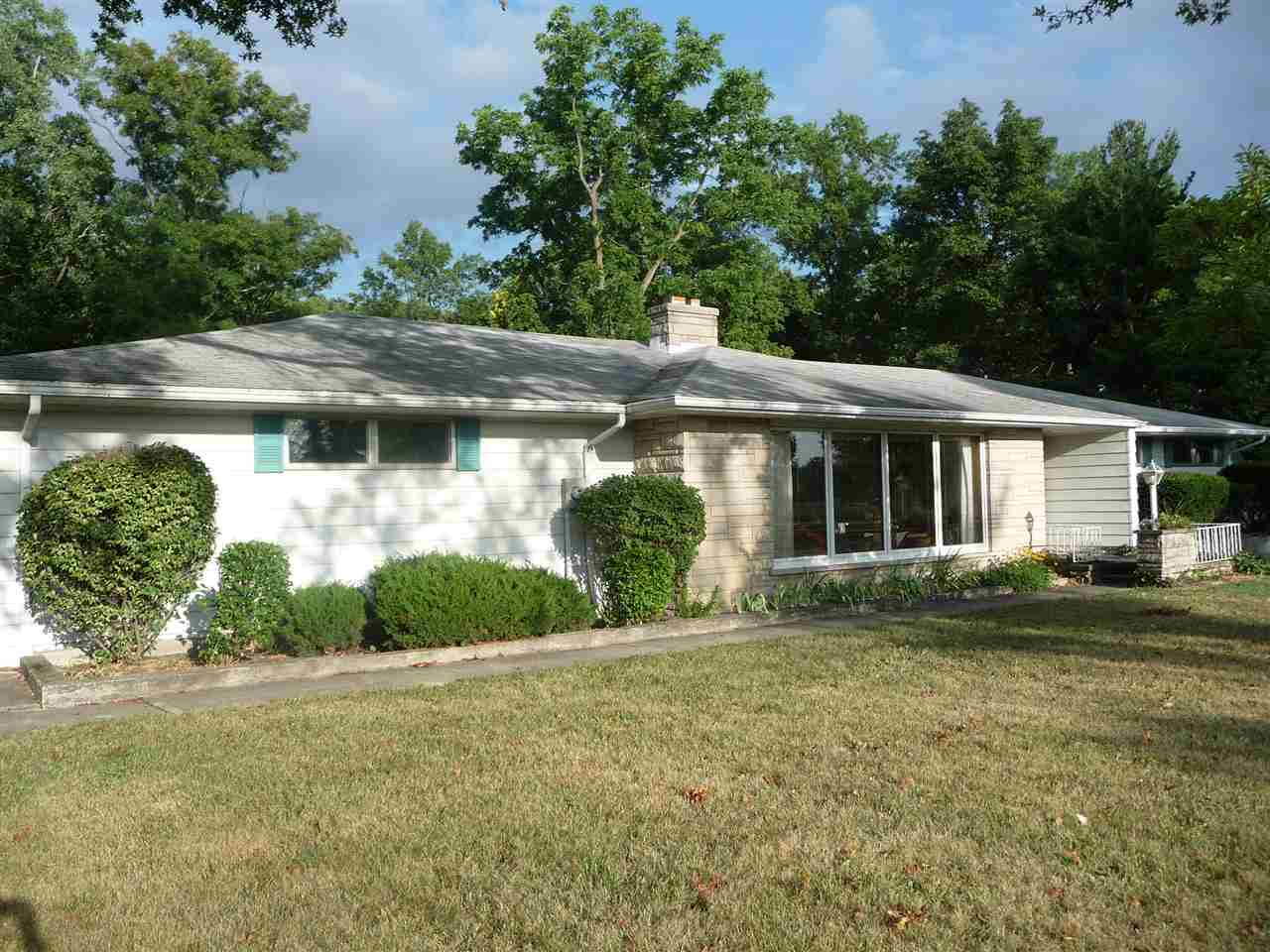 14812 Coldwater Road Fort Wayne, IN 46845 - Photo 3 of 23